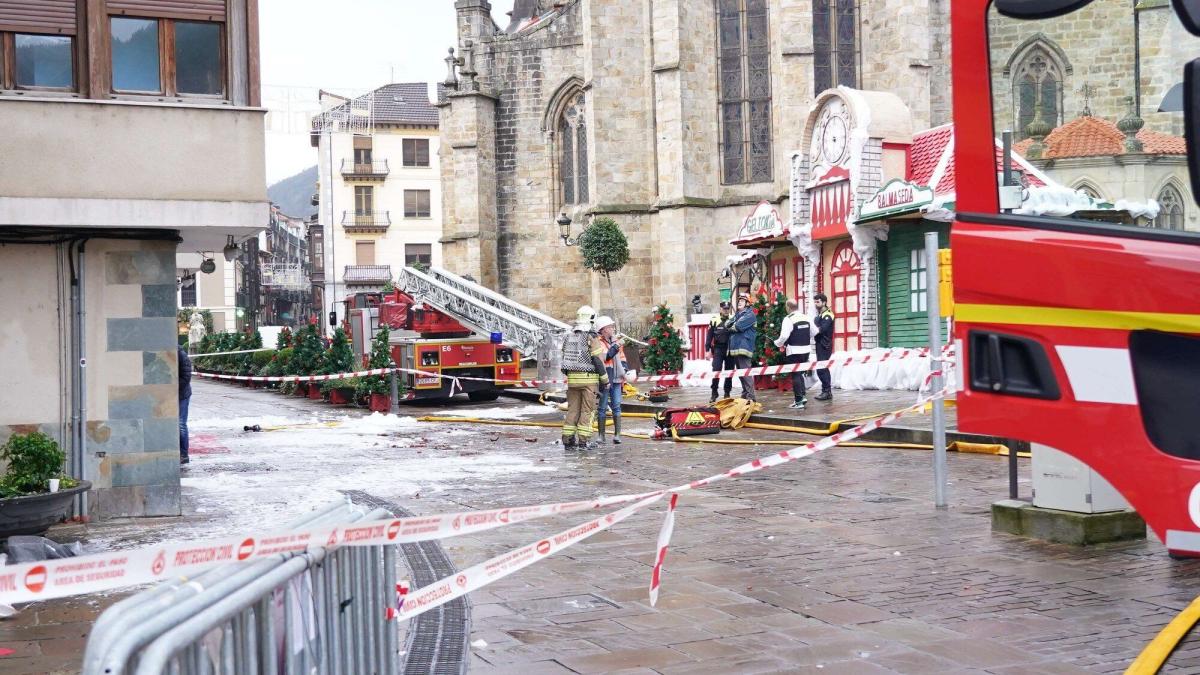 Incendio de un edificio en Balmaseda. PABLO VIÑAS