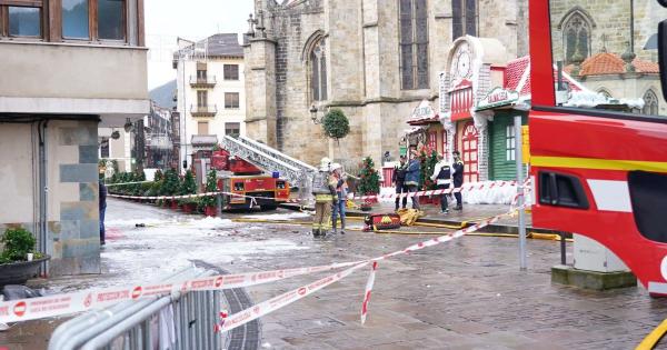 Incendio de un edificio en Balmaseda. PABLO VIÑAS