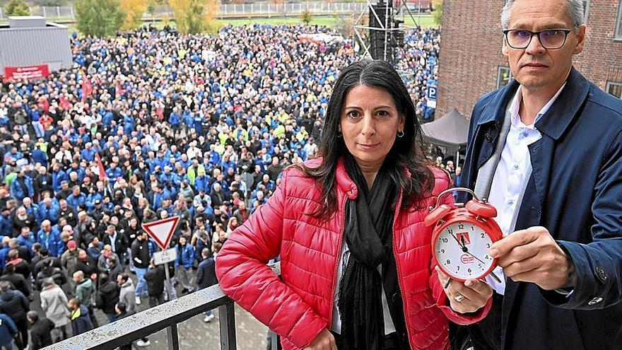 Daniela Cavallo, presidenta del comité, y Thorsten Gröger, en la asamblea de ayer. | FOTO: E.P.