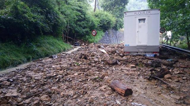 Las intensas precipitaciones de este viernes provocan incidencias en Tolosaldea y Goierri / Javi Colmenero