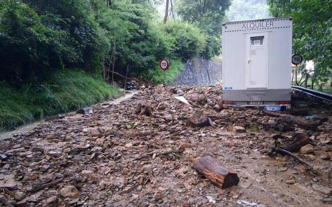 Las intensas precipitaciones de este viernes provocan incidencias en Tolosaldea y Goierri / Javi Colmenero Las intensas precipitaciones de este viernes provocan incidencias en Tolosaldea y Goierri / Javi Colmenero