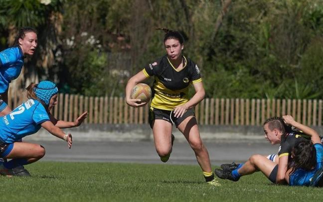 June Larrañaga vistiendo la camiseta de Getxo.