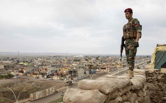 Imagen de archivo de un combatiente kurdo en el Kurdistán iraquí. Imagen de archivo de un combatiente kurdo en el Kurdistán iraquí.