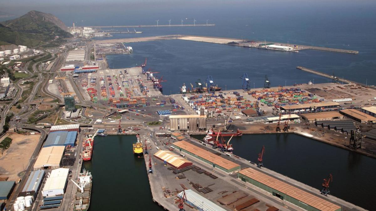 Imagen del Puerto de Bilbao, la principal arteria exportadora de las empresas vascas.