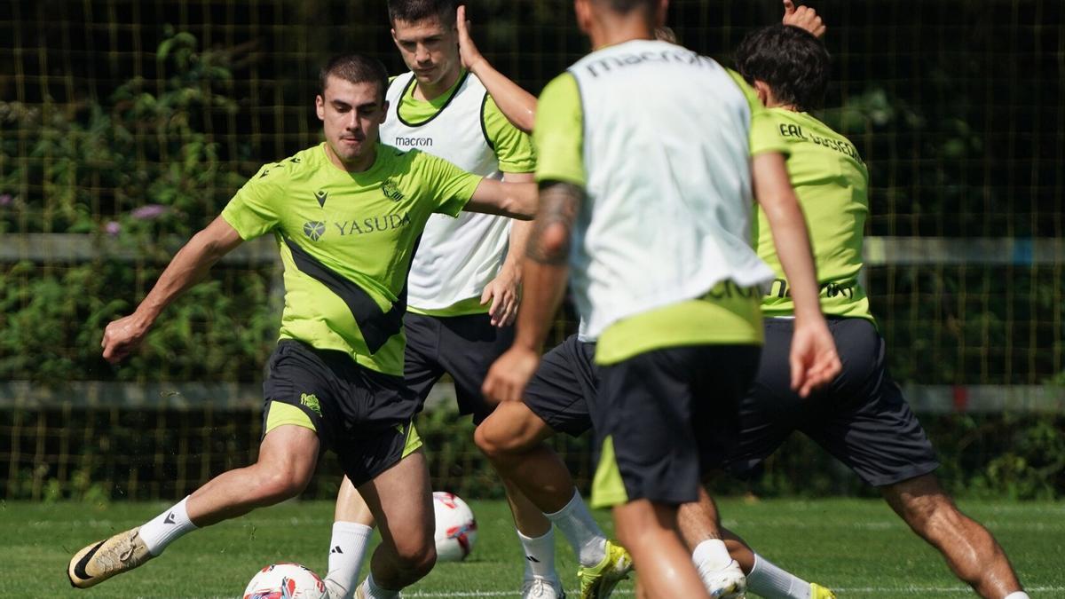 Ander Barrenetxea, durante un entrenamiento en la presente pretemporada. / RUBEN PLAZA