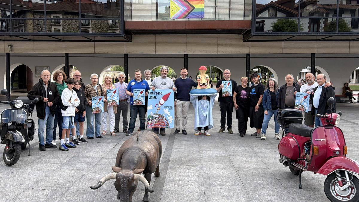 Representantes de las asociaciones y del Ayuntamiento.