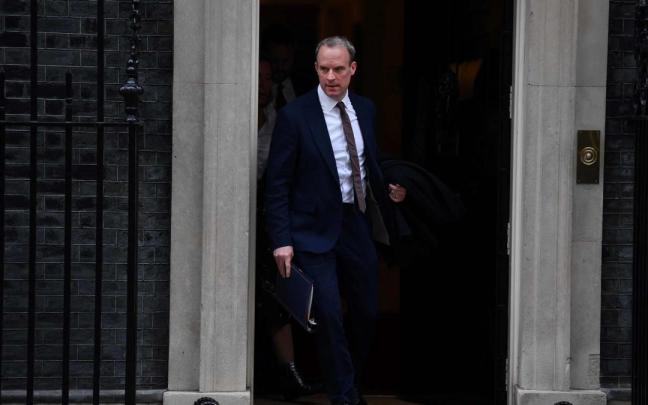 El ministro británico de Justicia, Dominic Raab, abandonando Downing Street. El ministro británico de Justicia, Dominic Raab, abandonando Downing Street.