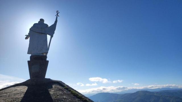 La figura de San Ignacio, insospechado protagonistas del Carnval, observa Azpeitia desde Xoxote.