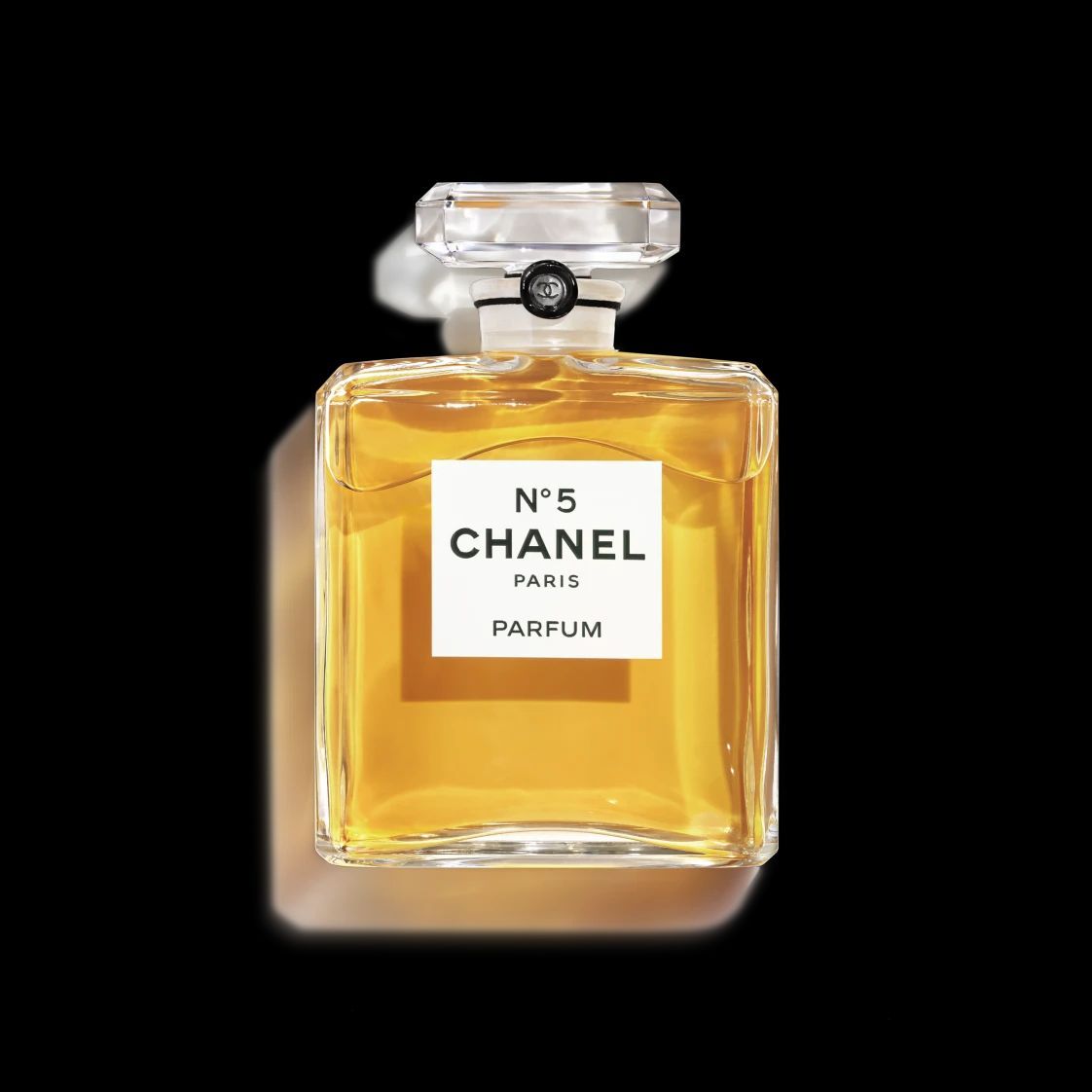 Frasco de Chanel Gran Extrait, la forma más pura de Chanel Nº 5.