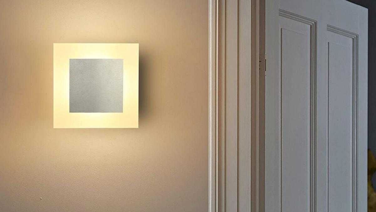 Otra imagen del aplique LED de luz interior de marca Nettlife de Leroy Merlin