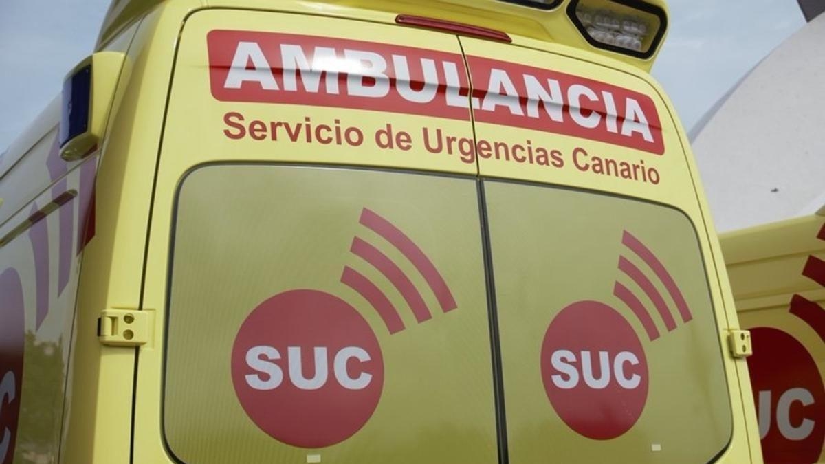 Imagen de archivo de una ambulancia del Servicio de Urgencias Canario (SUC).