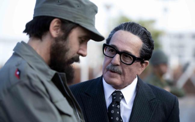 Benjamín Vicuña y Alfredo Castro como Fidel Castro y Salvador Allende, respectivamente, en ‘Los mil días de Allende’. Benjamín Vicuña y Alfredo Castro como Fidel Castro y Salvador Allende, respectivamente, en ‘Los mil días de Allende’.