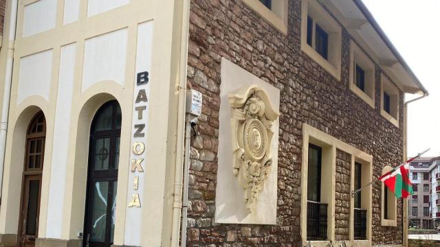 Exterior del Batzoki de Zumaia.