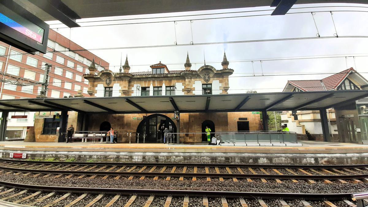 La estación de tren de Laudio está en pleno centro urbano