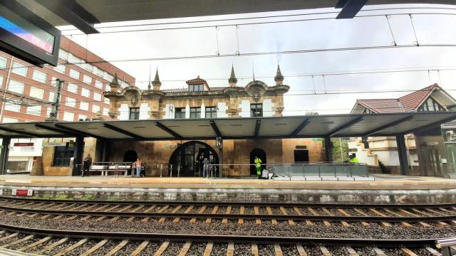 La estación de tren de Laudio está en pleno centro urbano