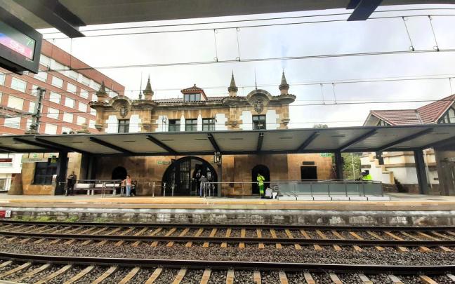 La estación de tren de Laudio está en pleno centro urbano