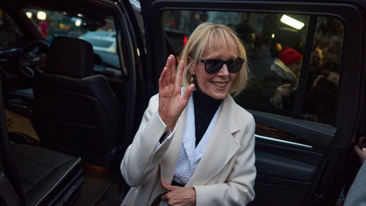 La escritora y columnista Elizabeth Jean Carroll.
