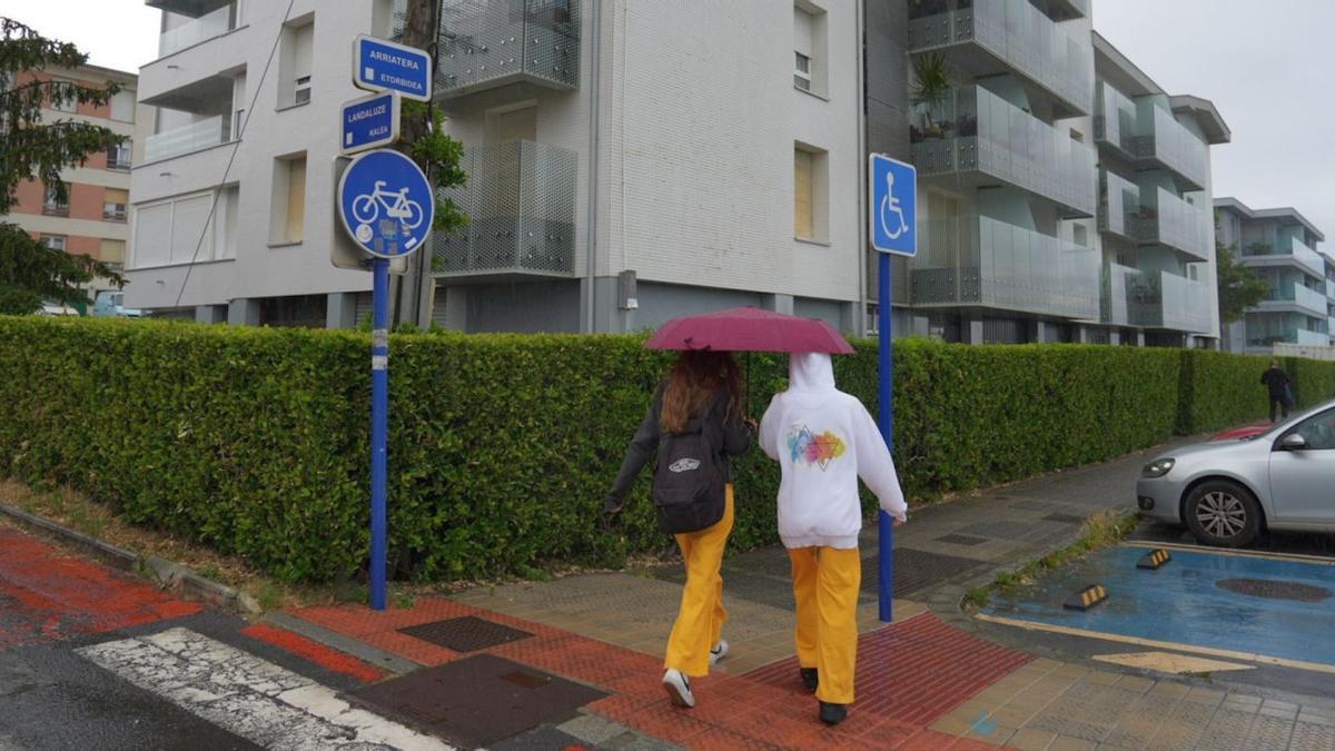 El piso que ha donado Magdalena Barrenetxea está situado en este bloque de la avenida Arriatera, en Sopela.