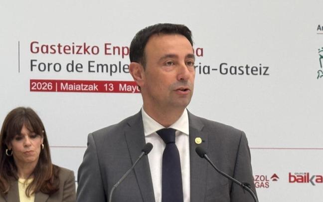 El Vicelehendakari y consejero de Economía, Trabajo y Empleo, Mikel Torres