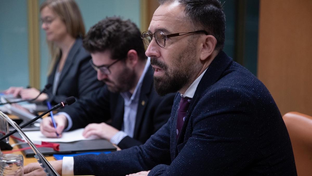 El consejero de Vivienda y Agenda Urgana, Denis Itxaso, hoy en el Parlamento.