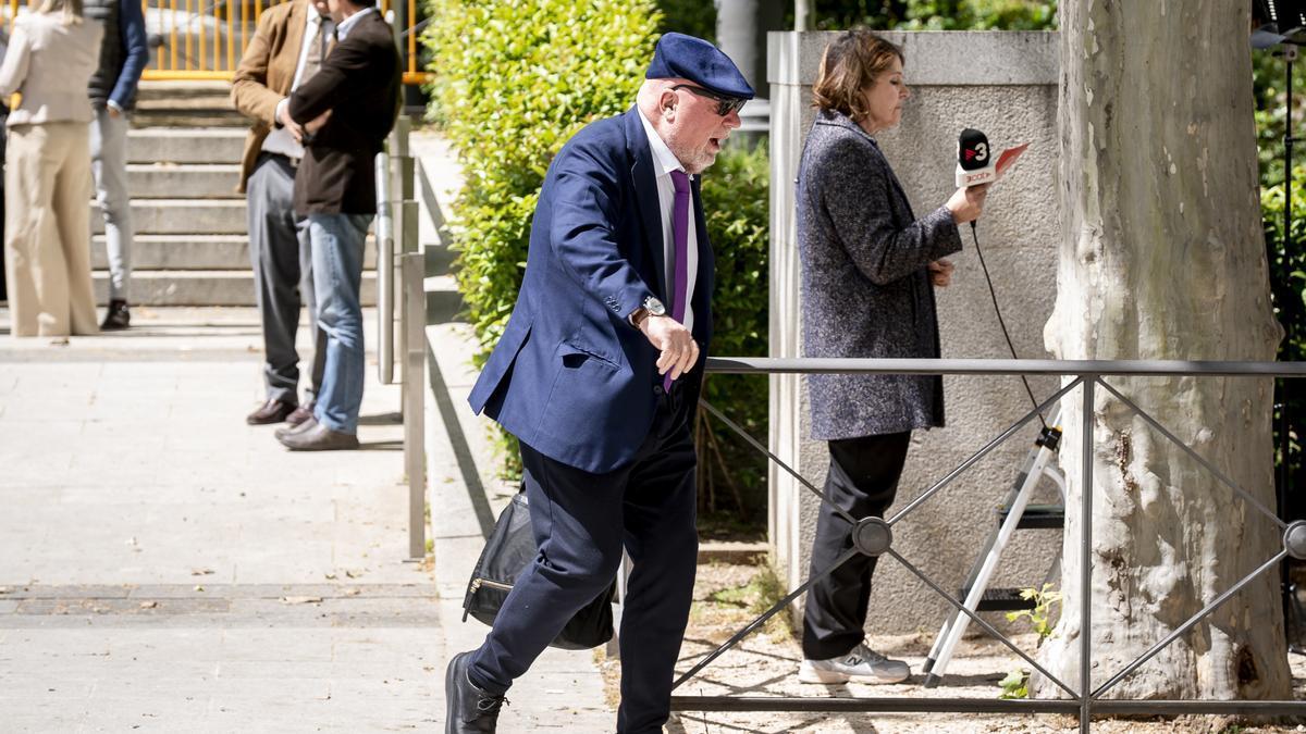 El excomisario José Manuel Villarejo, a su salida de la Audiencia Nacional.