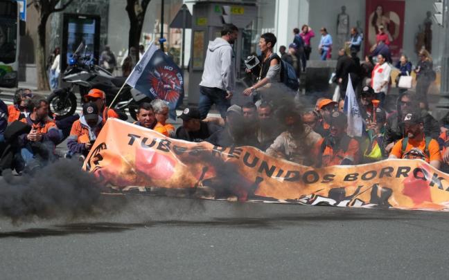Concentración de trabajadores de Tubos Reunidos