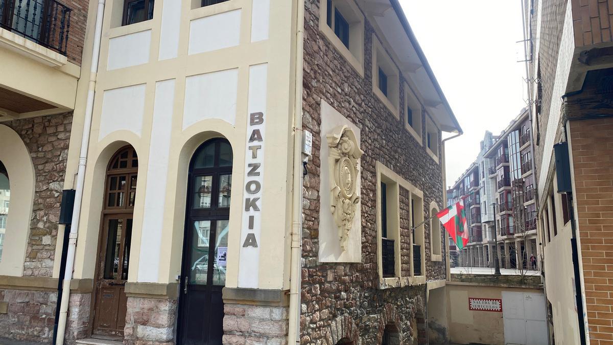 Exterior Batzoki de Zumaia.