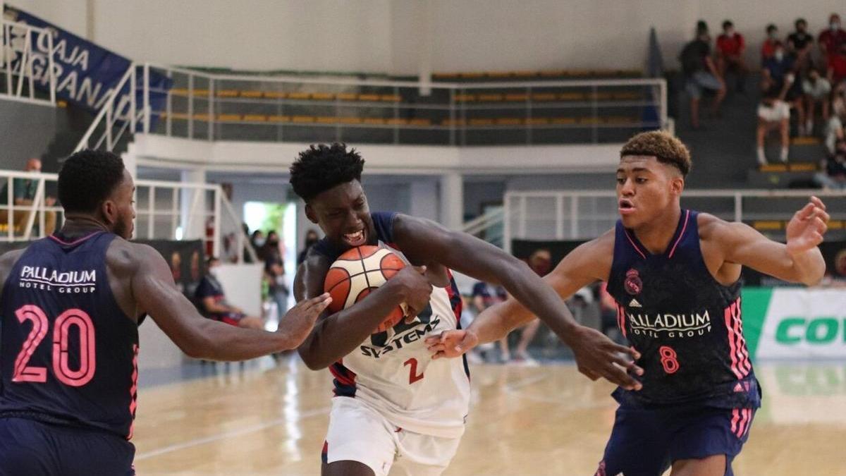 Cissoko penetra a canasta en un Campeonato de España con el Baskonia