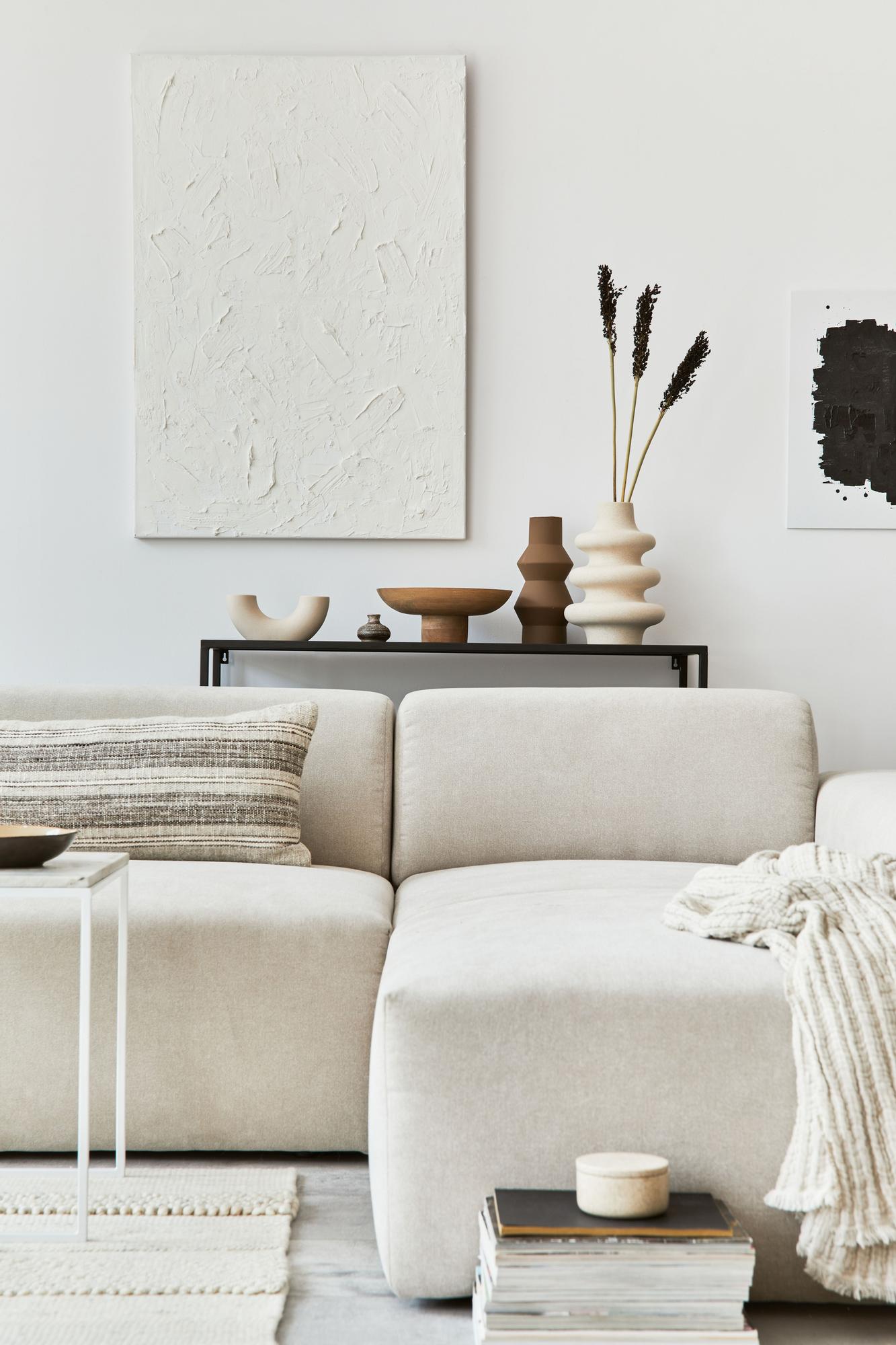 Una imagen de un salón de una vivienda.