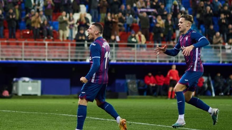 Yanis Rahmani marcó el primer tanto del Eibar frente al Villarreal B.