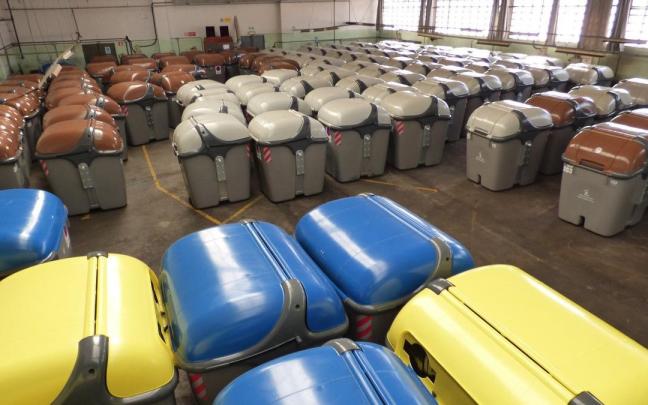 Contenedores de reciclaje.