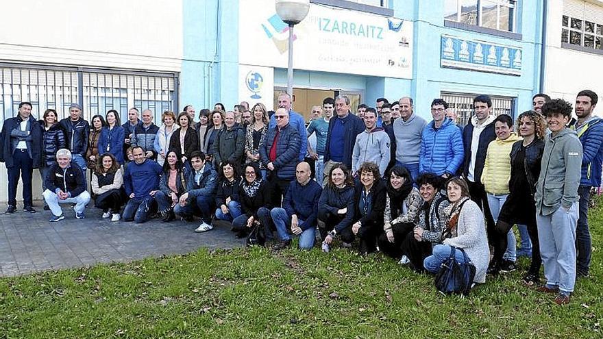 Asistentes al encuentro para la presentación de los nuevos cursos.