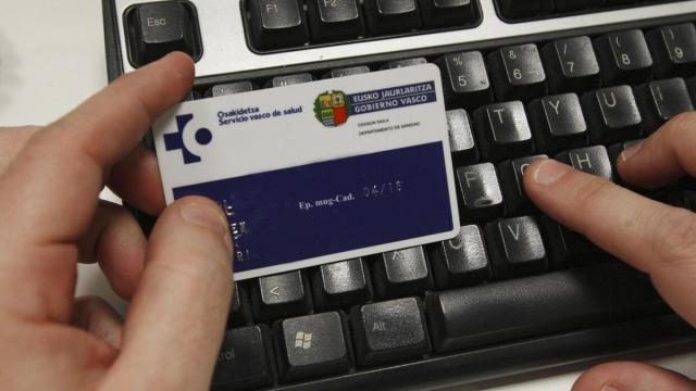 El modelo de receta electrónica está totalmente consolidado en Euskadi: del total de recetas dispensadas, el 99,5% son electrónicas.