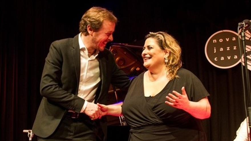 Itziar Yagüe y Paul San Martín estarán al frente de la actuación que servirá los primeros aperitivos del Arrasate Blues.