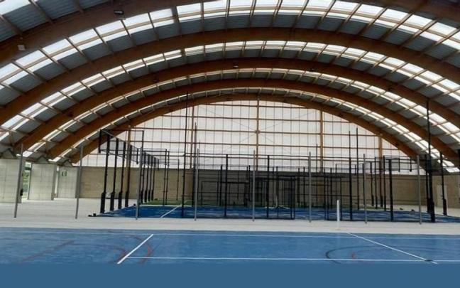 Nueva cubierta del centro deportivo "Palatu" en Zuia que se inaugura hoy sábado