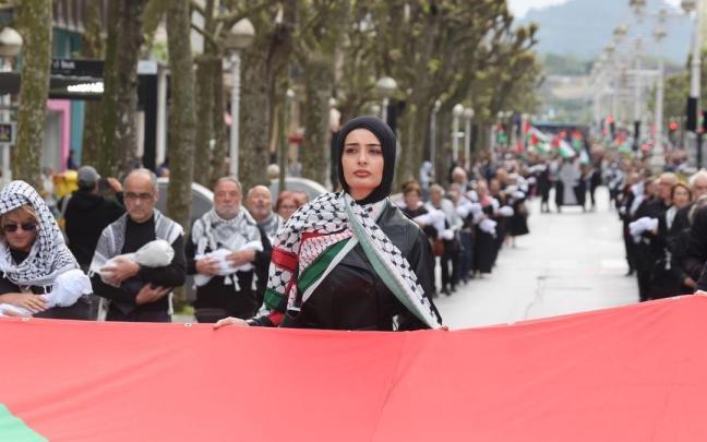 Gernika Palestina alza la voz en Donostia.