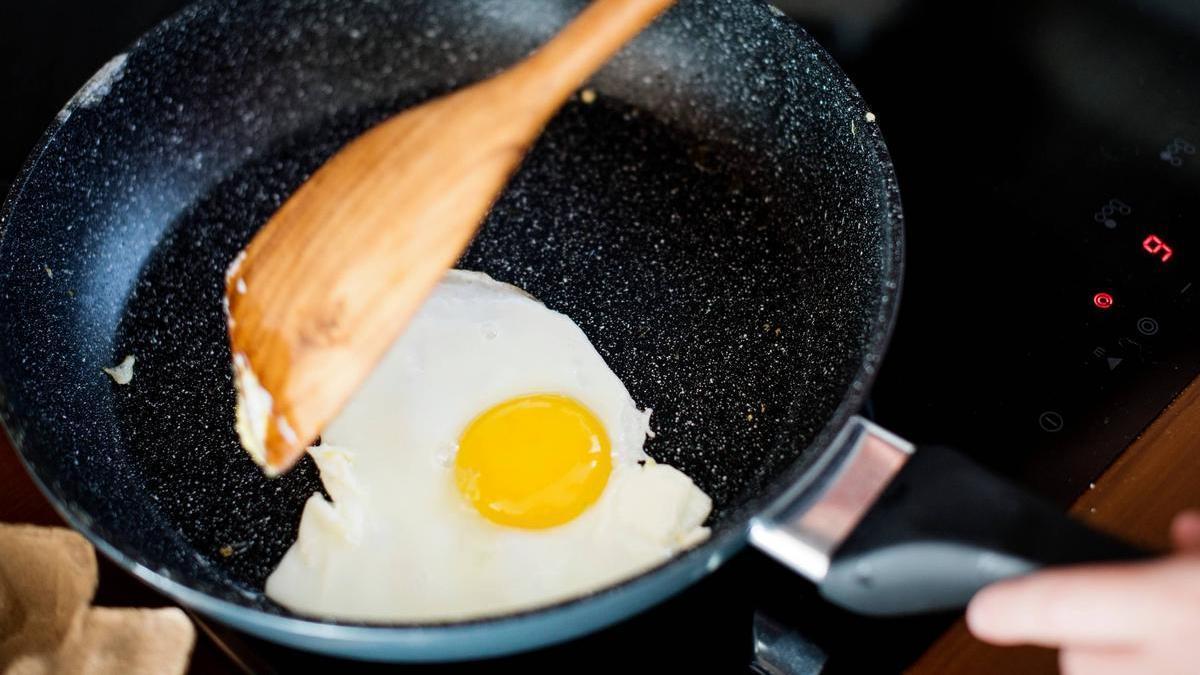 Adiós a la sartén: cómo hacer los mejores huevos fritos a partir de ahora y mucho más saludables