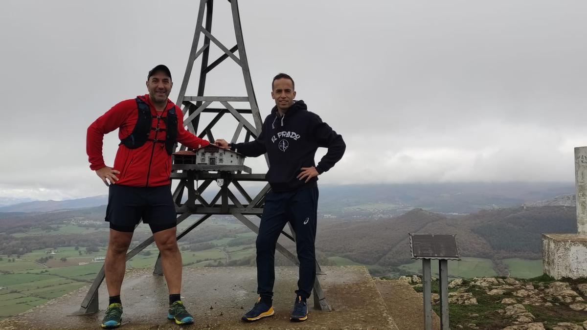 Junto al caraterístico buzón de esta cima