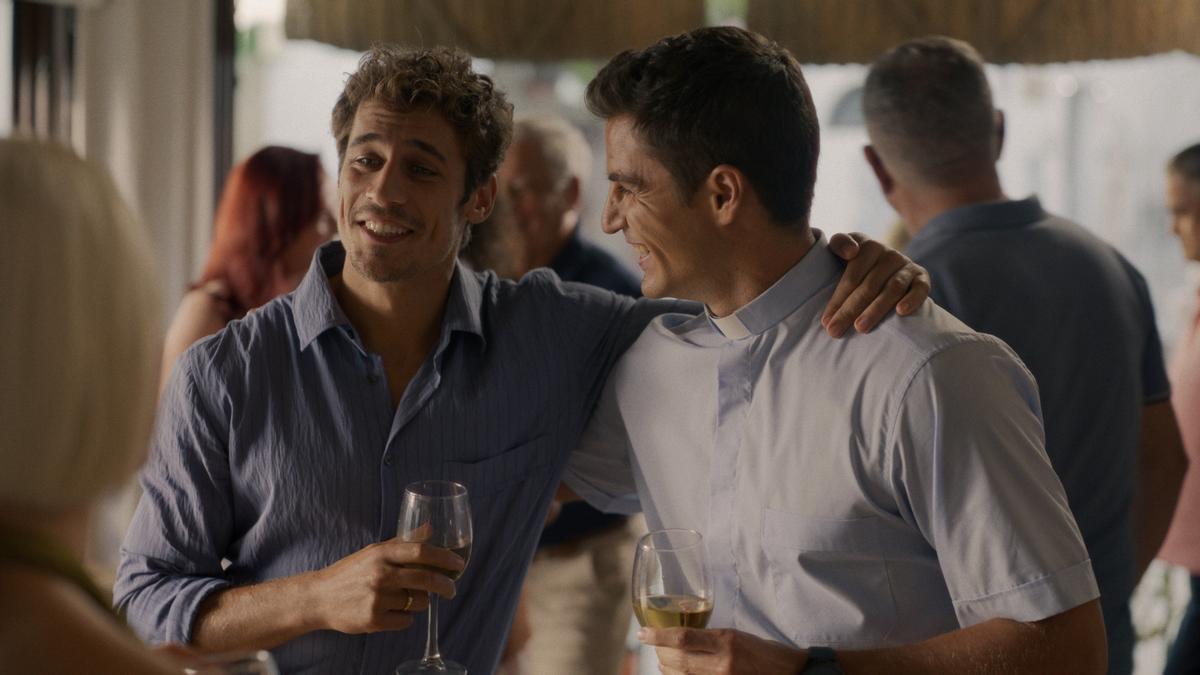 Martiño Rivas y Maxi Iglesias, en una imagen de ‘Ella, maldita alma’