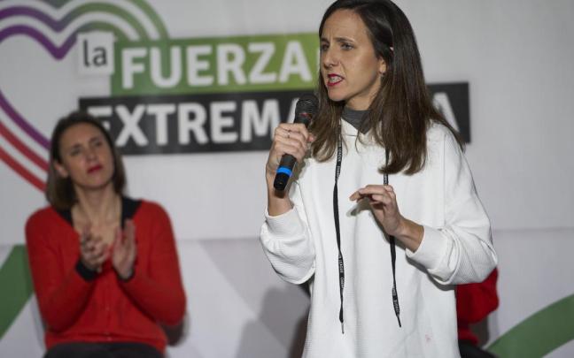 La secretaria general de Podemos, Ione Belarra, en un acto de campaña de Extremadura.