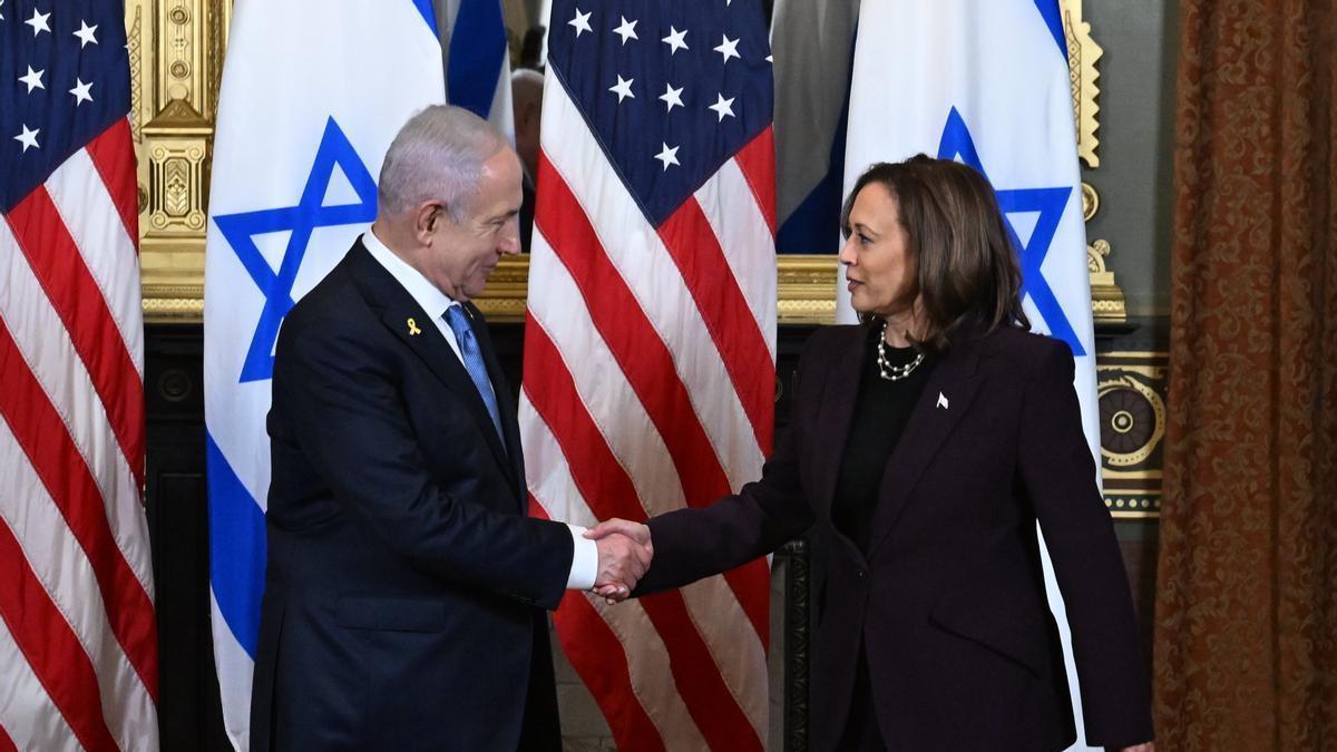 Kamala Harris con Netanyahu, cal y arena.