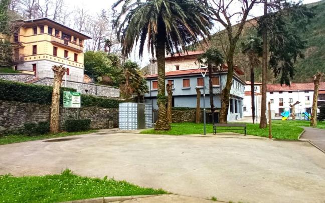 Vista del espacio en el que se va a habilitar el parque de calistenia de Altzola.