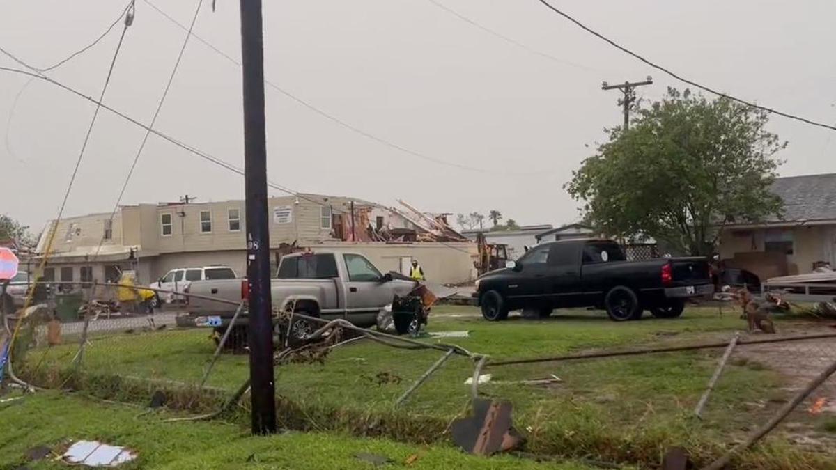 Los efectos del tornado en Laguna Heights.