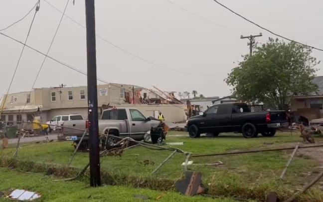 Los efectos del tornado en Laguna Heights.