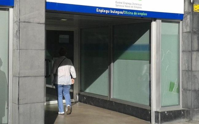 Las mujeres suponen el 43% de los parados menores de 25 años en Euskadi