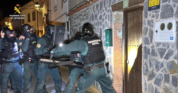 Seis personas detenidos en la operación antidroga desarrollada en Bizkaia, Araba, Burgos y La Rioja | G.C.