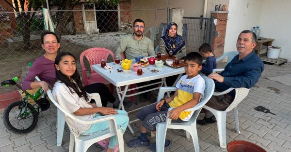 20 junio. Sugylan, Turquia. El imam les invita a merendar en su casa y les deja dormir en la mezquita.