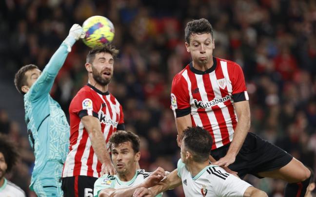 Imagen del último duelo entre el Athletic y Osasuna disputado en San Mamés.