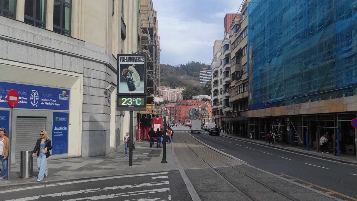 Un termómetro en Bilbao marca 23 ºC en febrero