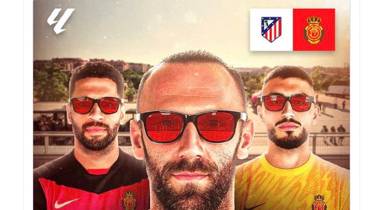 Los jugadores del Mallorca Mascarell, Muriqi y Leo Román, con gafas rojas.